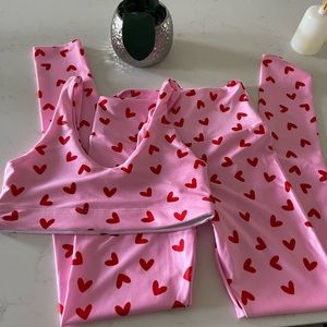 $40 GoldSheep set size S sports bra and leggings! 💞